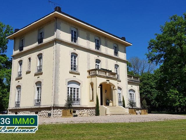 Maison 12 pièces 432 m²