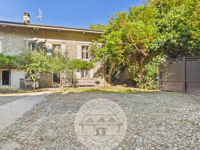 Maison 12 pièces 437 m²