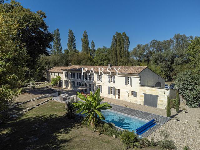 Maison 12 pièces 550 m²