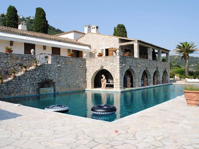 Maison 12 pièces 550 m²