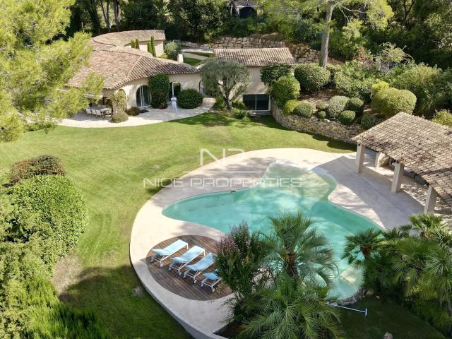 Maison 12 pièces 550 m²