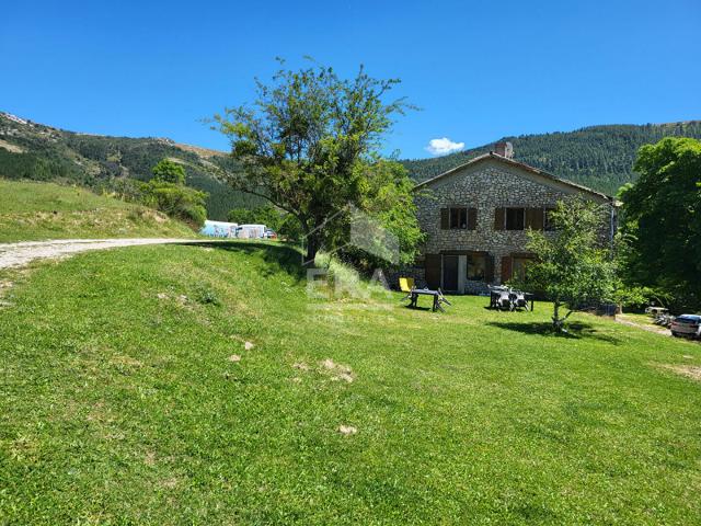 Maison 12 pièces 538 m²