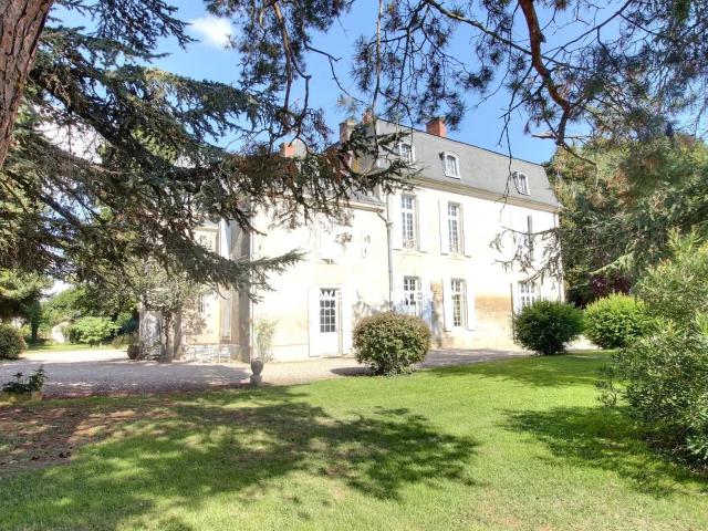 Maison 12 pièces 670 m²