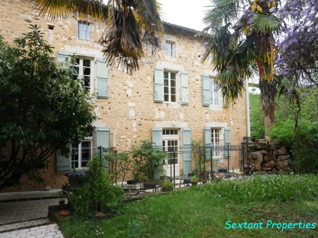 Maison 12 pièces 600 m²