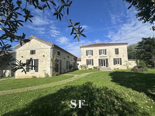 Maison 12 pièces 600 m²