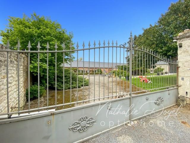 Maison 12 pièces 715 m²