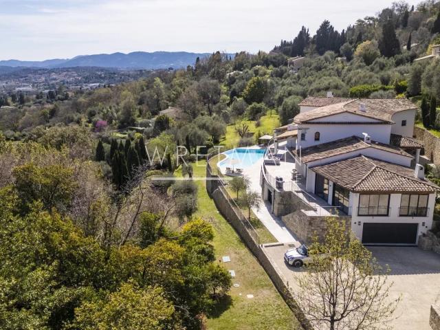 Maison 12 pièces 730 m²
