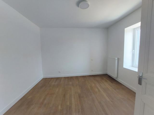 Maison, 135 m² à louer à Feillens 01570
