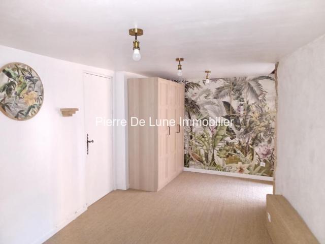 Maison, 139 m² à louer à Val d'Oingt 69620