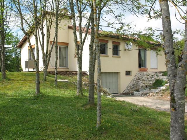 Maison 130 m2 sur plus de 5 hectares de bois et prairie