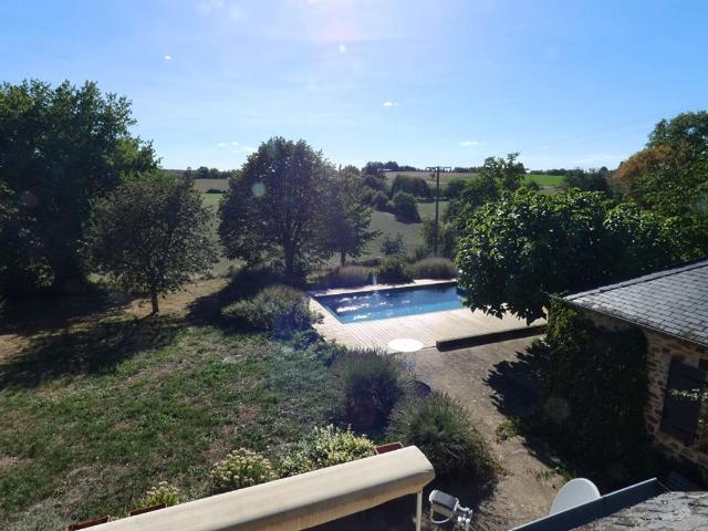 Maison 130 m2 / 3 chambres / piscine / terrain 5749m²