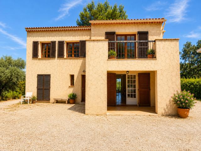 Maison 130m2 divisé en deux appartements sur un terrain de 3000m2 à rénover