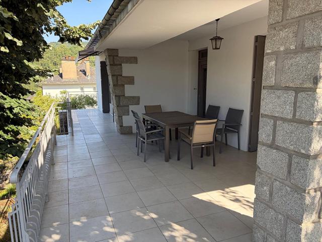 Maison 132 m², 6 pièces, à Entraygues sur Truyère, Aveyro. 132m² Entraygues sur Truyère