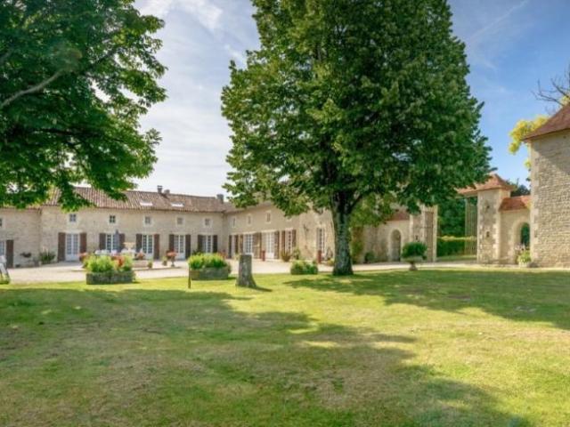 Maison 13 chambres, Valdelaume Charente 79110 ES91475282