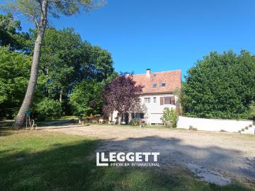 Maison 13 pièces 195 m²