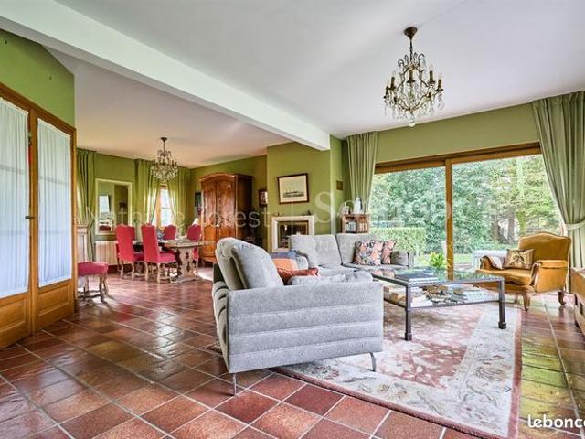 Maison 13 pièces 240 m²
