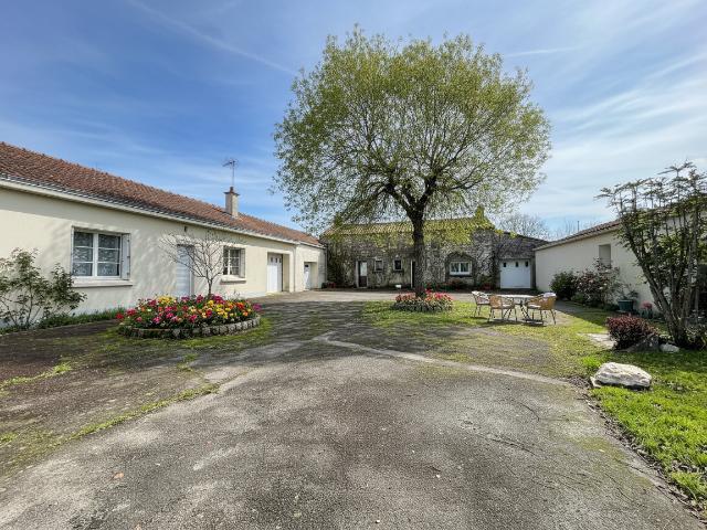 Maison 13 pièces 240 m²