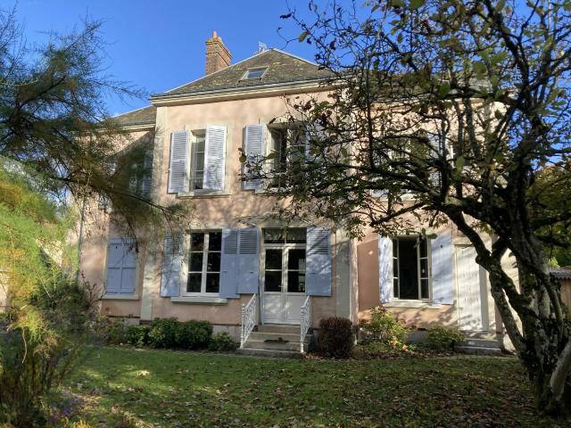 Maison 13 pièces 242 m²