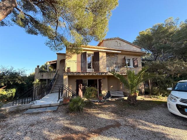 Maison 13 pièces 248 m²