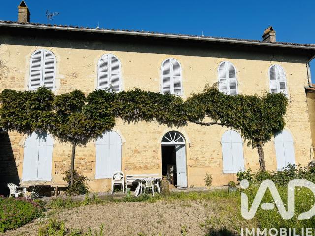 Maison 13 pièces 251 m²