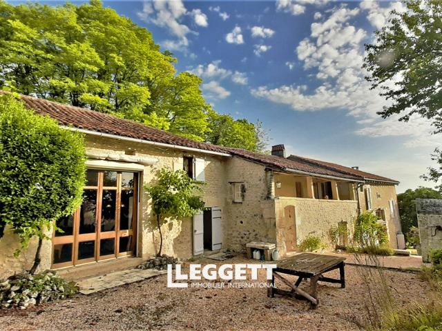Maison 13 pièces 251 m²