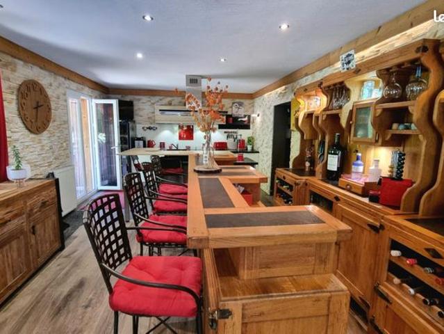 Maison 13 pièces 260 m²