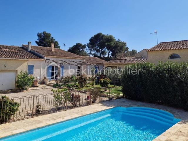 Maison 13 pièces 265 m²