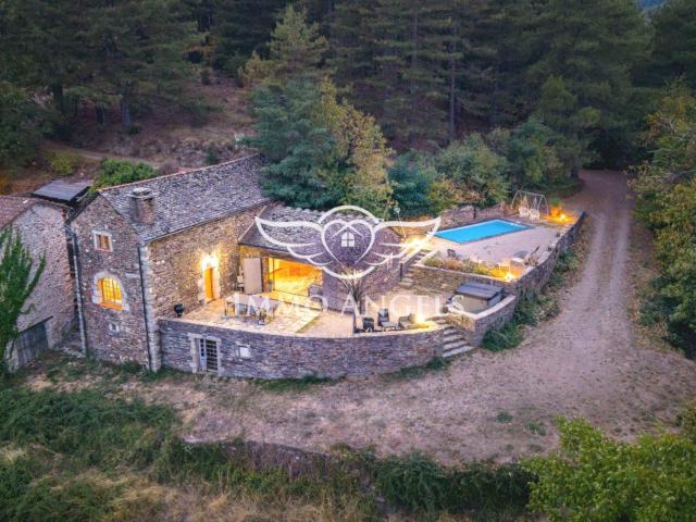 Maison 13 pièces 273 m²