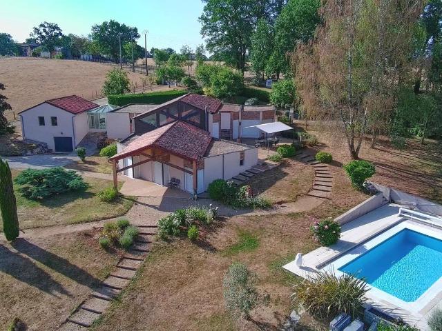 Maison 13 pièces 275 m²