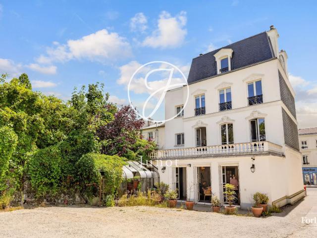 Maison 13 pièces 280 m²