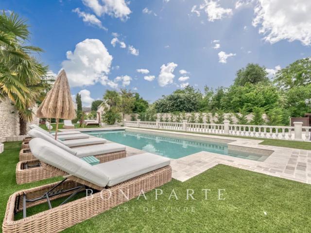 Maison 13 pièces 280 m²