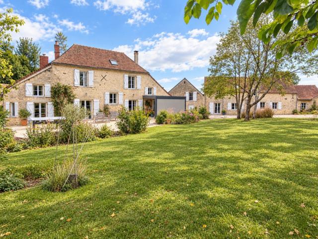 Maison 13 pièces 281 m²