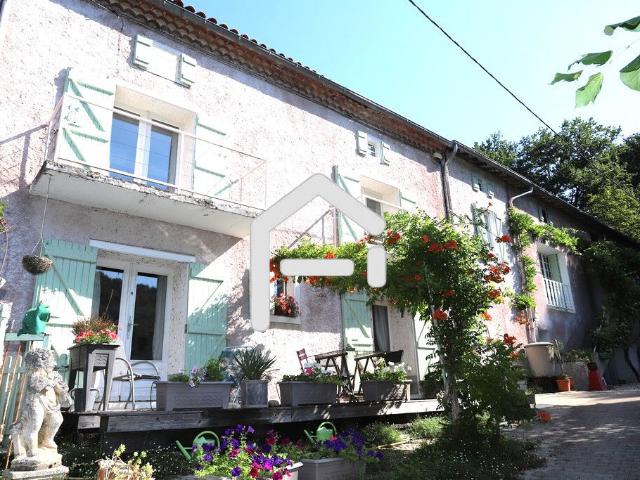 Maison 13 pièces 294 m²