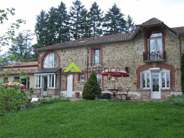 Maison 13 pièces 296 m²