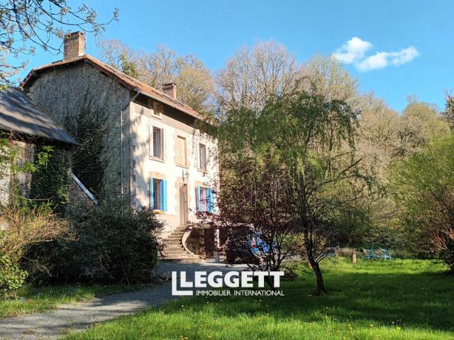 Maison 13 pièces 210 m²