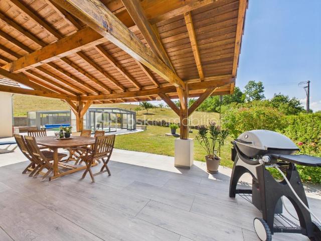 Maison 13 pièces 215 m²