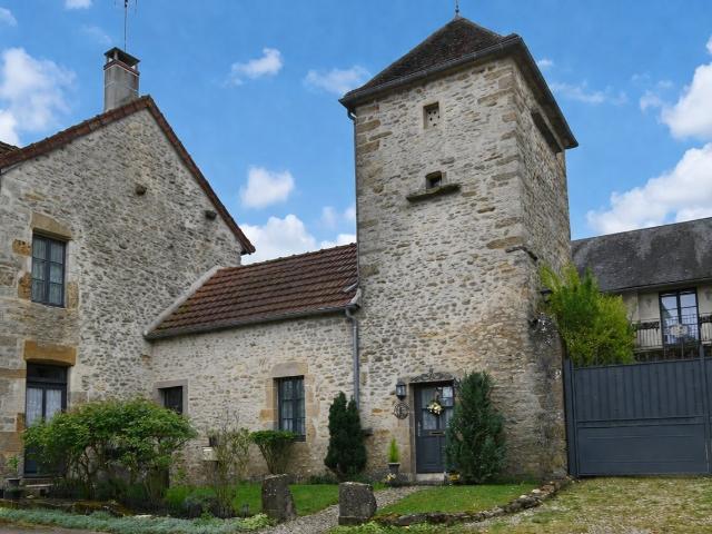 Maison 13 pièces 227 m²