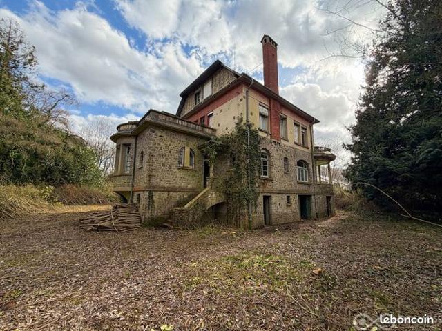 Maison 13 pièces 230 m²
