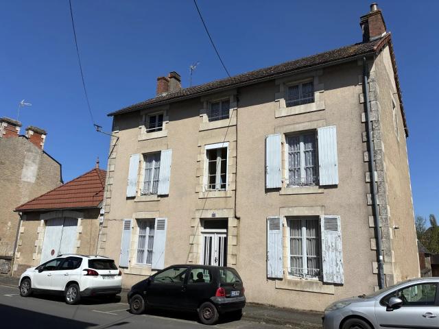 Maison 13 pièces 232 m²