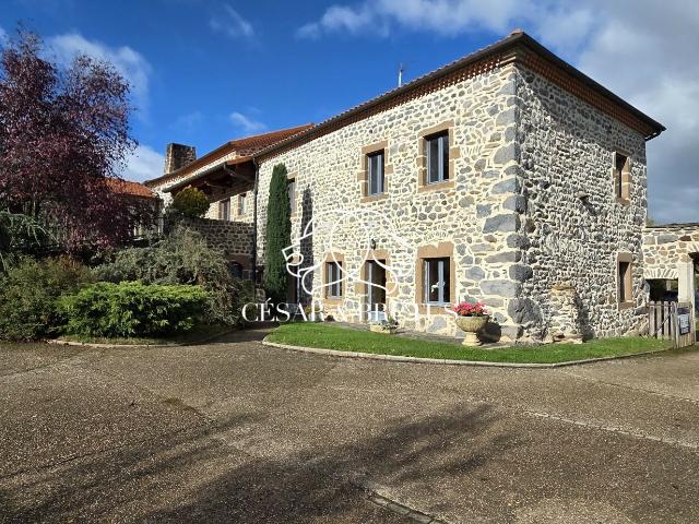 Maison 13 pièces 343 m²