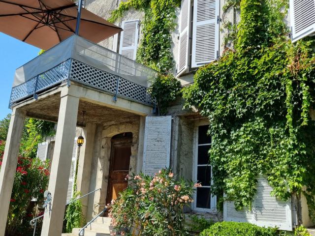 Maison 13 pièces 340 m²