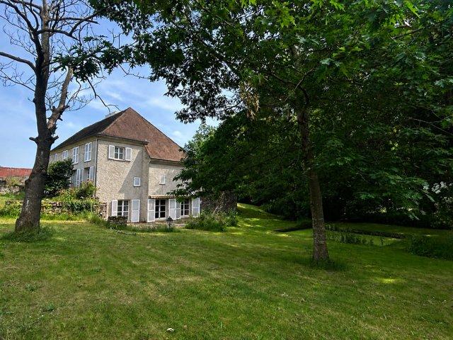 Maison 13 pièces 341 m²