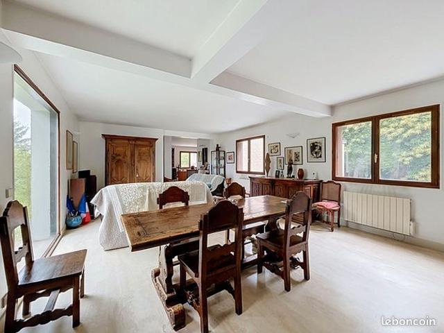 Maison 13 pièces 345 m²