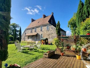Maison 13 pièces 348 m²