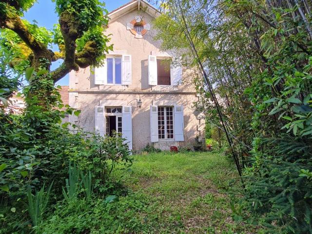 Maison 13 pièces 349 m²