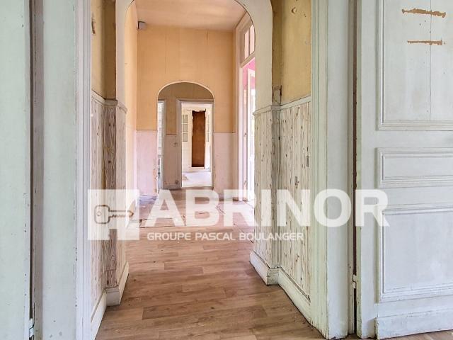 Maison 13 pièces 350 m²