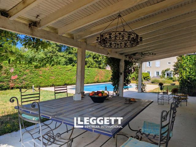 Maison 13 pièces 354 m²