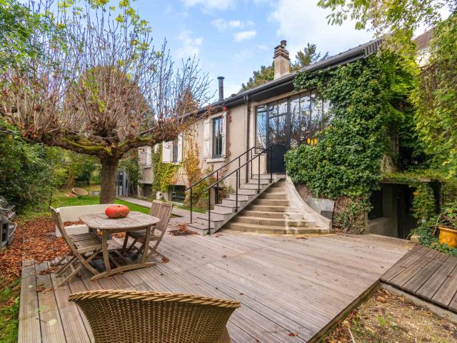 Maison 13 pièces 362 m²