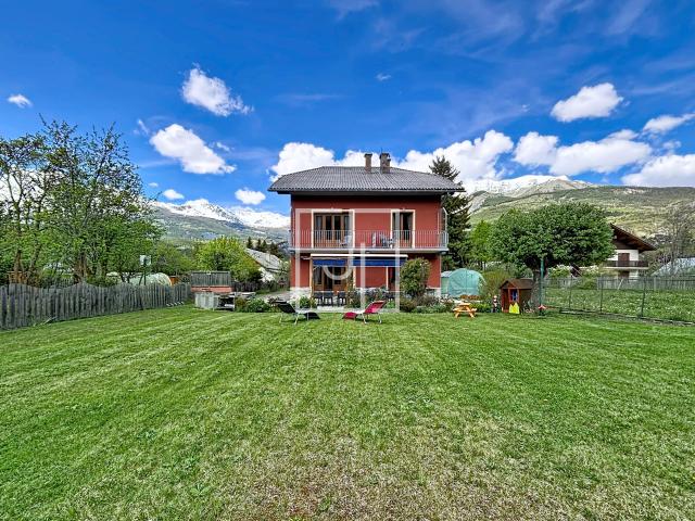 Maison 13 pièces 365 m²