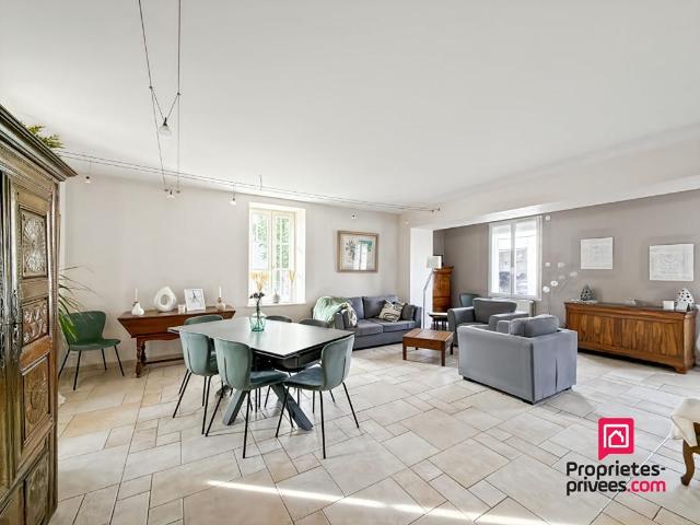 Maison 13 pièces 366 m²